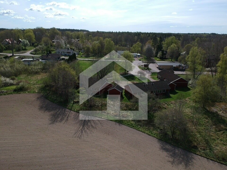 Drei bezugsfertige Schwedenhäuser auf großem Grundstück in Süd Schweden nahe See und Meer