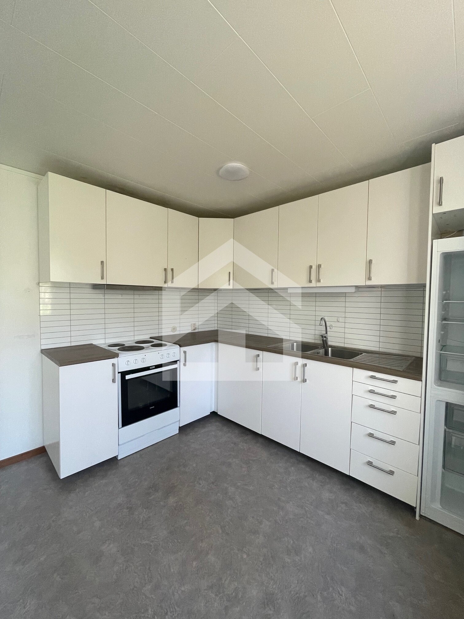 Drei bezugsfertige Schwedenhäuser auf großem Grundstück in Süd Schweden nahe See und Meer