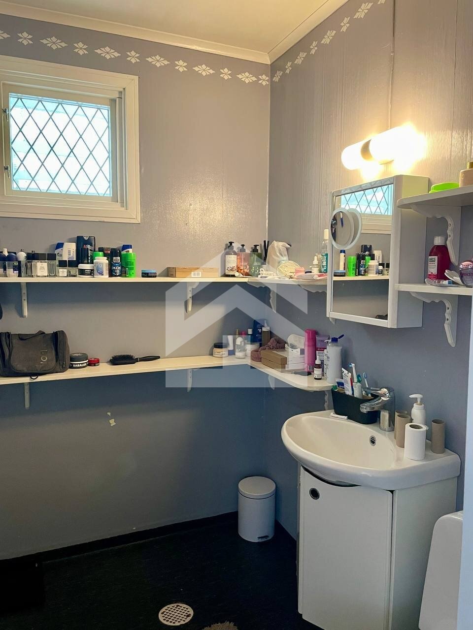 Exklusives Wohn- und Geschäftshaus direkt am Fluss Emån – Ein Juwel in Schweden / Småland