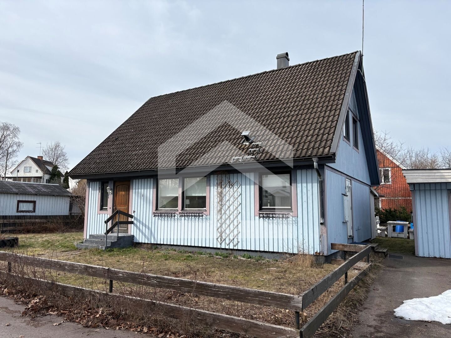 Viel Platz für die Familie in Småland: Ihr neues Zuhause in Schweden mit Wintergarten & Garage 