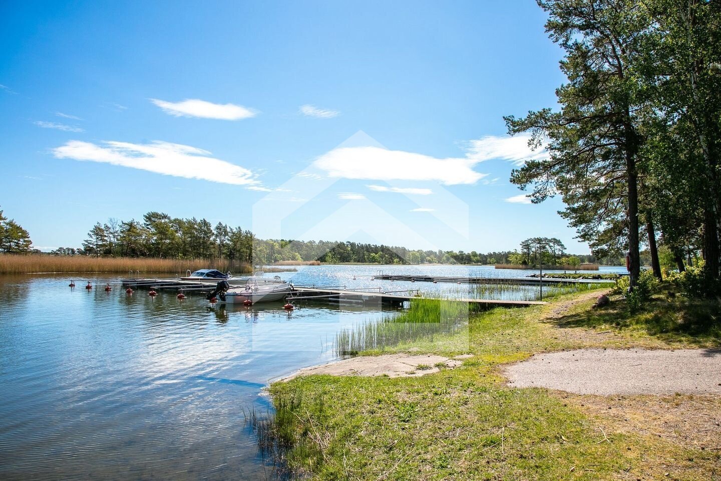 Lebensqualität pur in Schweden: Wellness-Villa mit Meerblick und Sauna im Herzen von Småland