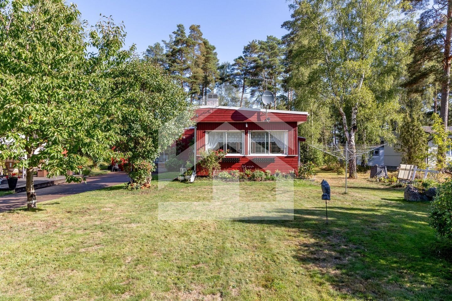 Lebensqualität pur in Schweden: Wellness-Villa mit Meerblick und Sauna im Herzen von Småland