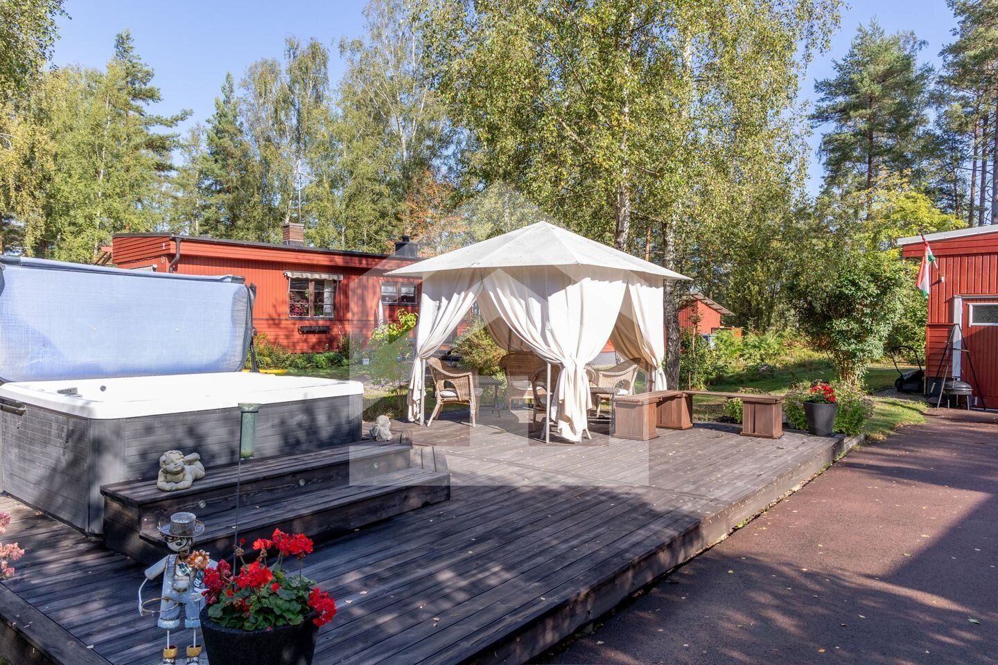 Lebensqualität pur in Schweden: Wellness-Villa mit Meerblick und Sauna im Herzen von Småland