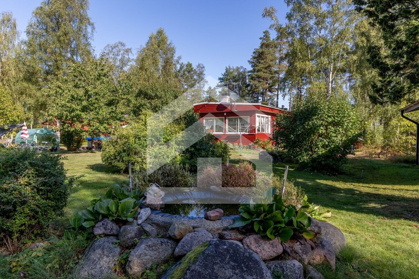 Lebensqualität pur in Schweden: Wellness-Villa mit Meerblick und Sauna im Herzen von Småland