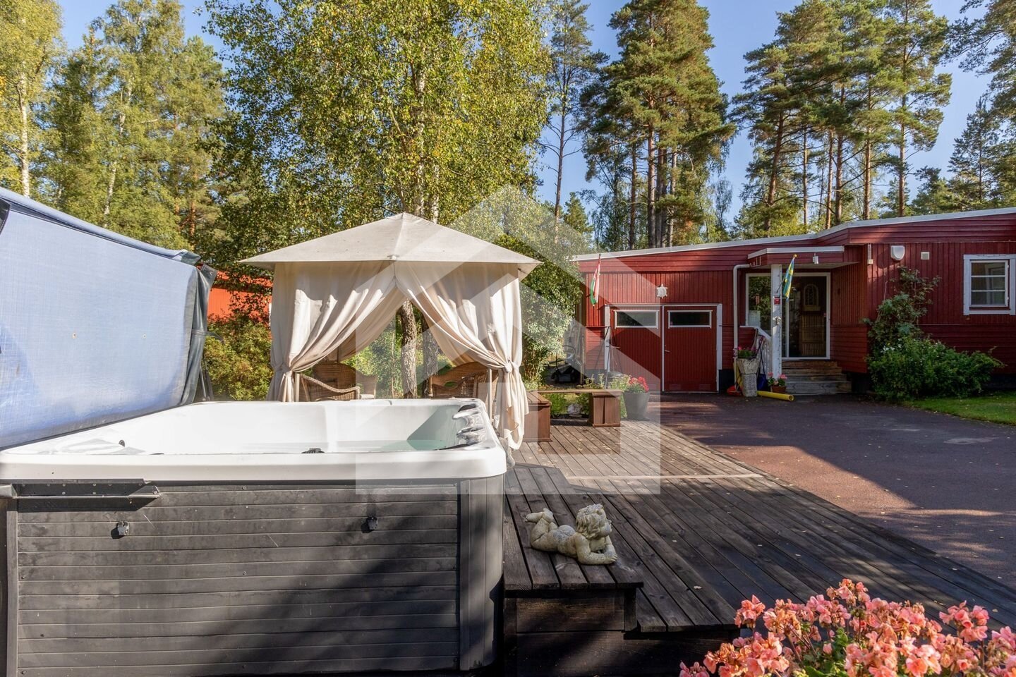 Lebensqualität pur in Schweden: Wellness-Villa mit Meerblick und Sauna im Herzen von Småland