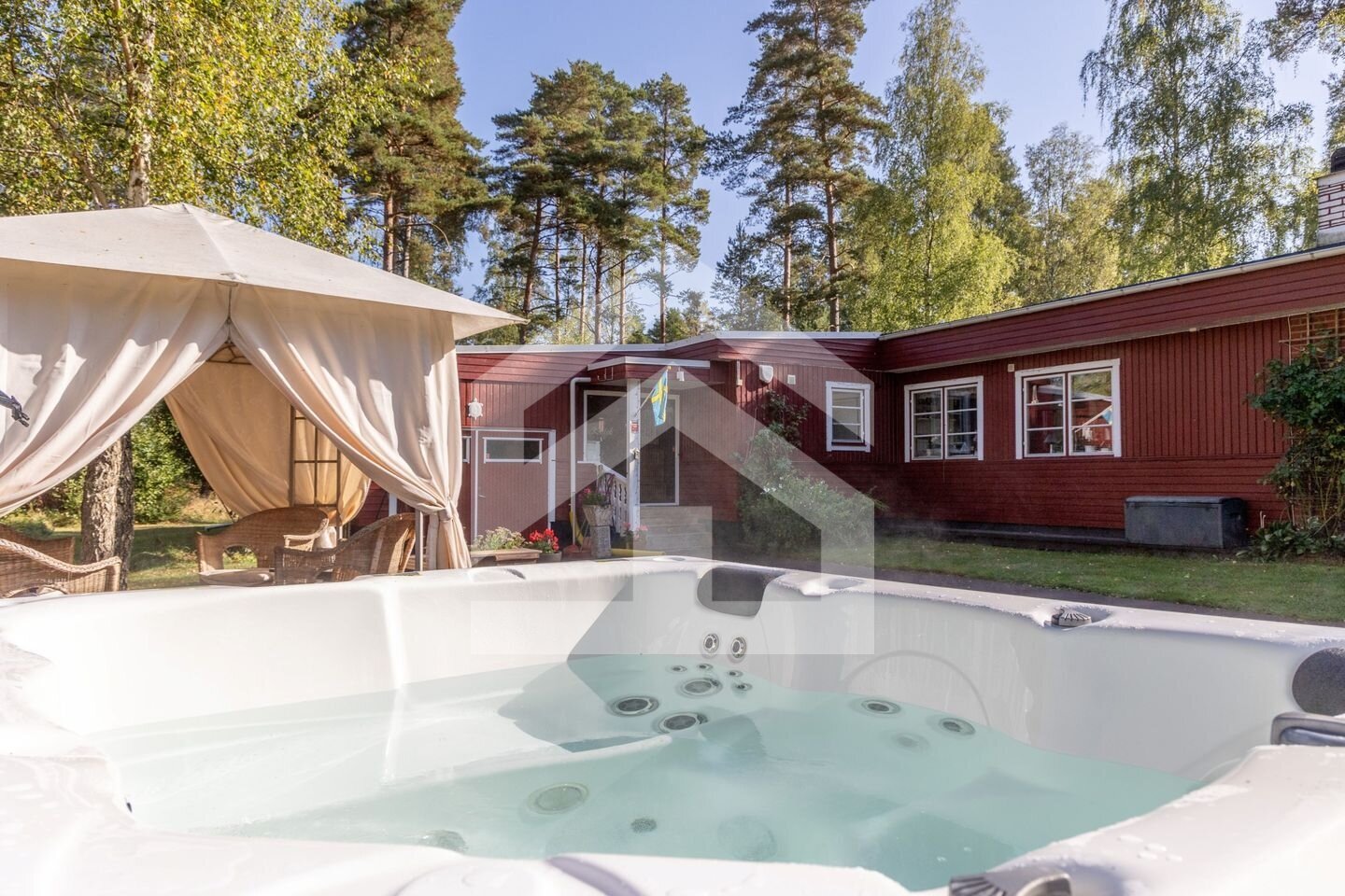 Lebensqualität pur in Schweden: Wellness-Villa mit Meerblick und Sauna im Herzen von Småland