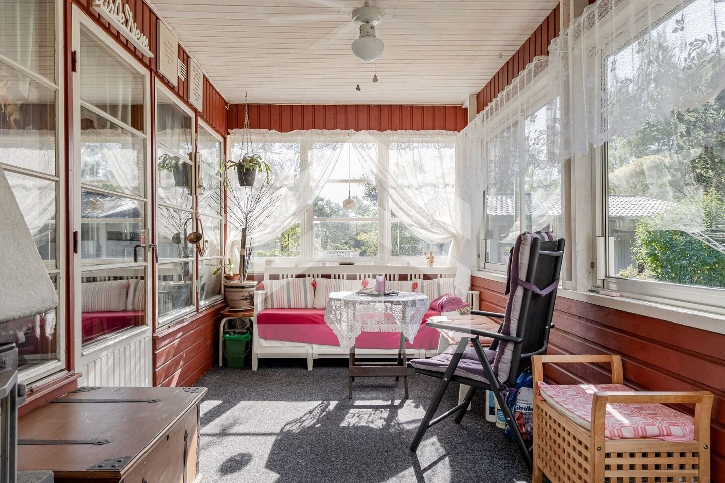 Lebensqualität pur in Schweden: Wellness-Villa mit Meerblick und Sauna im Herzen von Småland