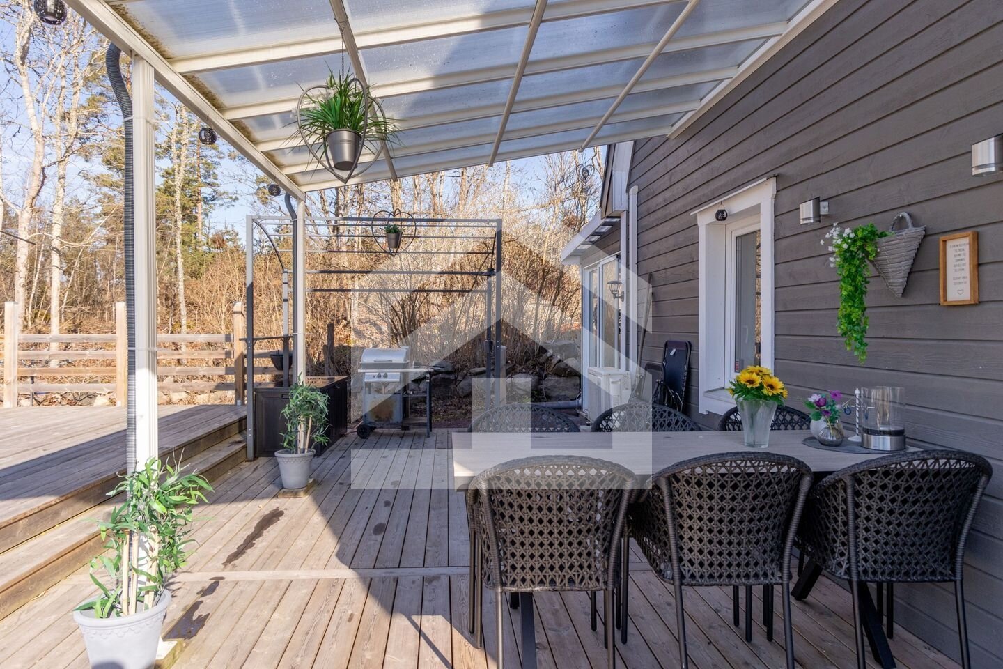 Familienglück in Schweden: Renovierte Villa mit eigenem Pool im idyllischen Småland