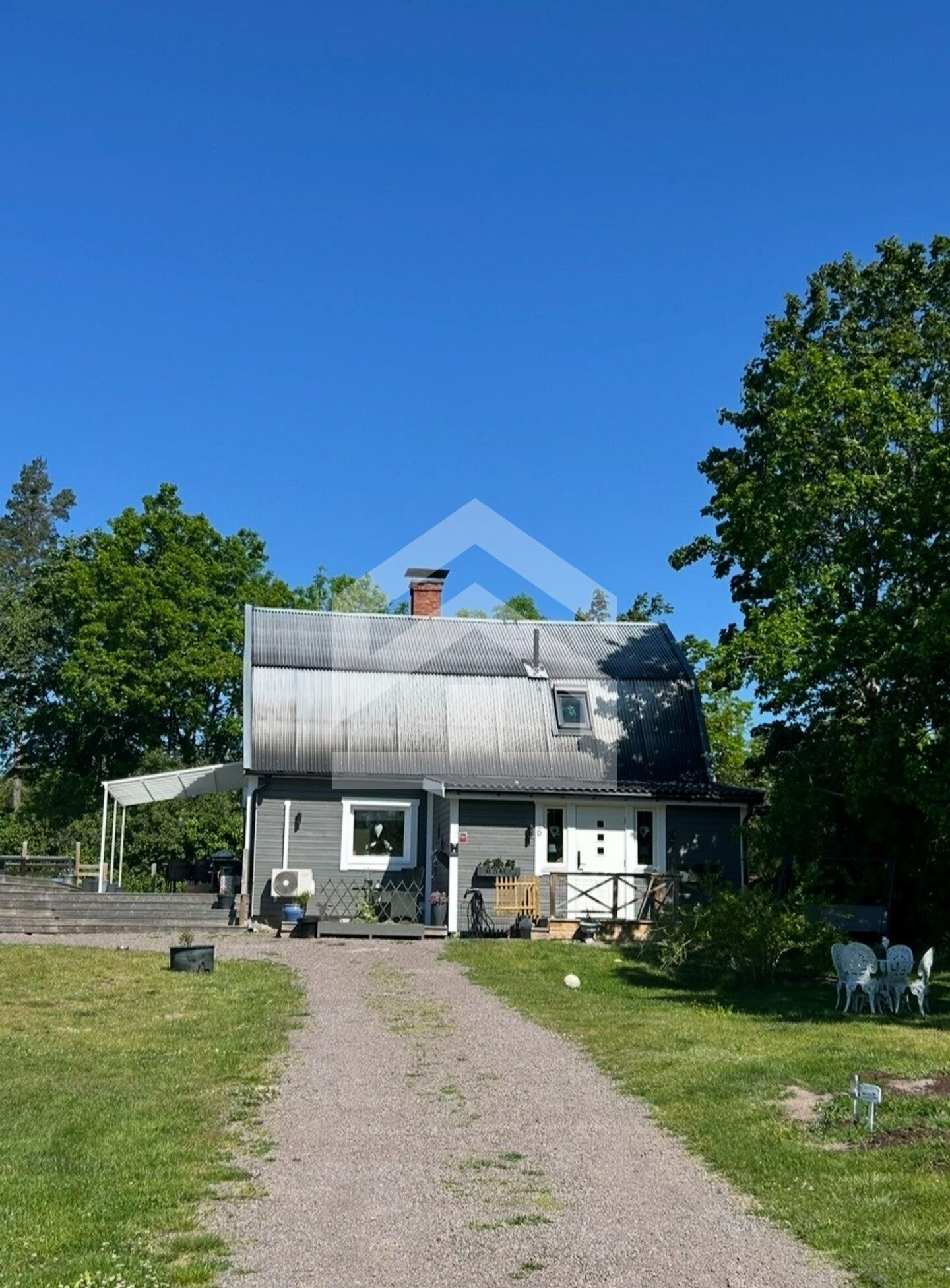 Familienglück in Schweden: Renovierte Villa mit eigenem Pool im idyllischen Småland