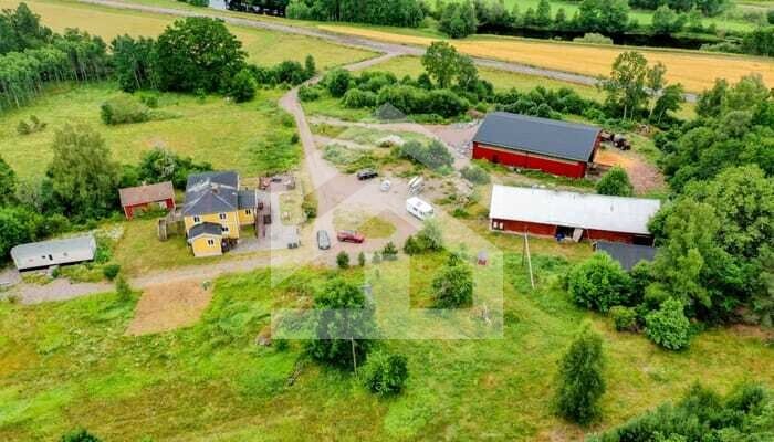 Gård in Schweden: Einzigartiger Resthof mit 50 Hektar, Solaranlage & eigenem Windkraftwerk