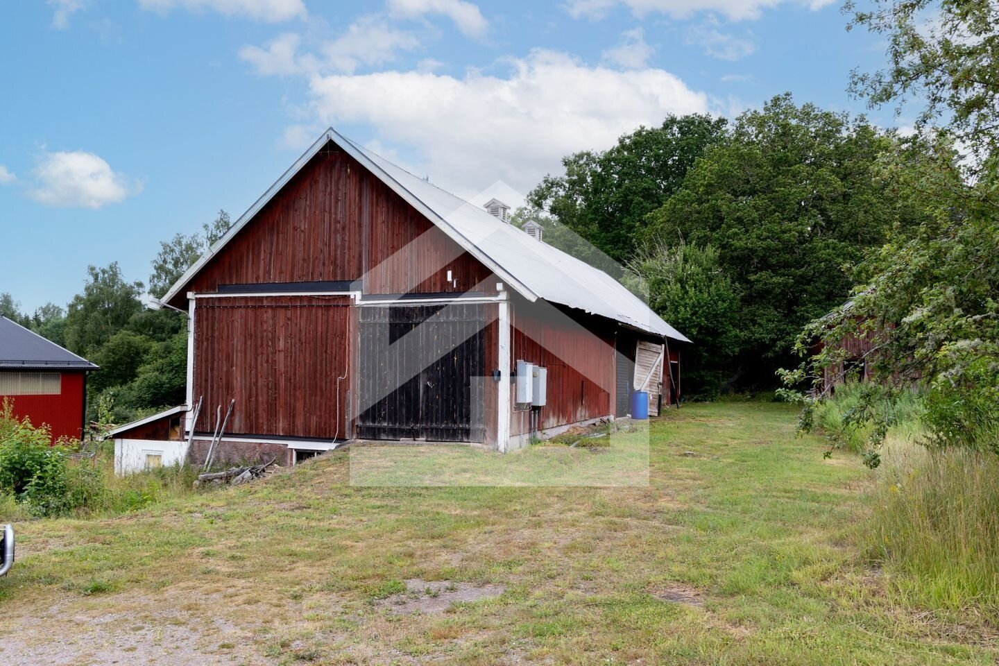 Gård in Schweden: Einzigartiger Resthof mit 50 Hektar, Solaranlage & eigenem Windkraftwerk