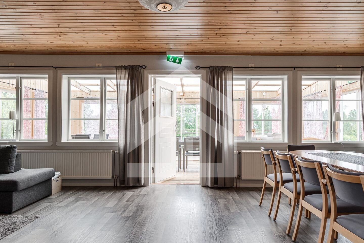 Gård in Schweden: Einzigartiger Resthof mit 50 Hektar, Solaranlage & eigenem Windkraftwerk