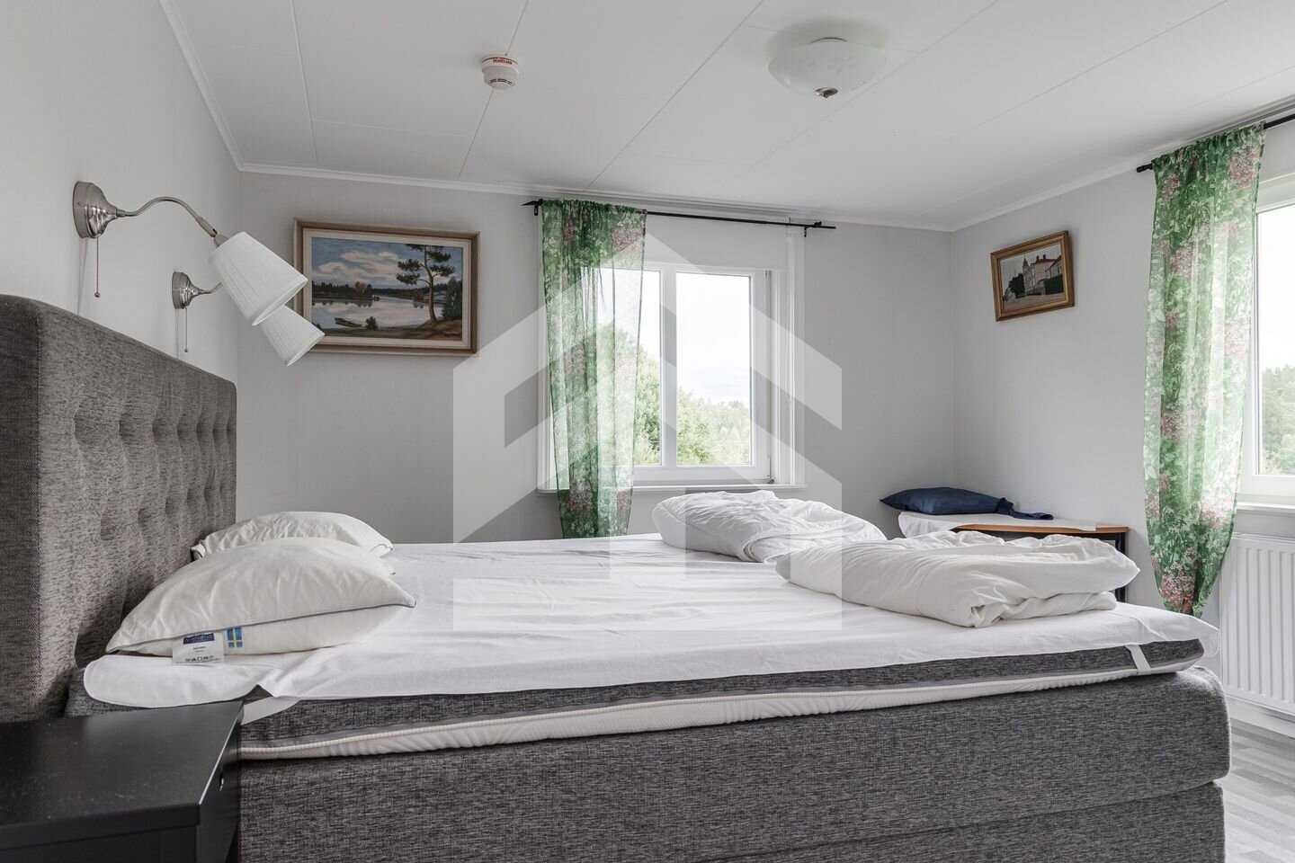 Gård in Schweden: Einzigartiger Resthof mit 50 Hektar, Solaranlage & eigenem Windkraftwerk