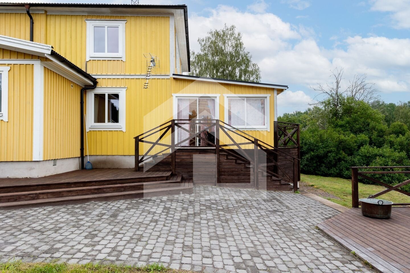 Gård in Schweden: Einzigartiger Resthof mit 50 Hektar, Solaranlage & eigenem Windkraftwerk