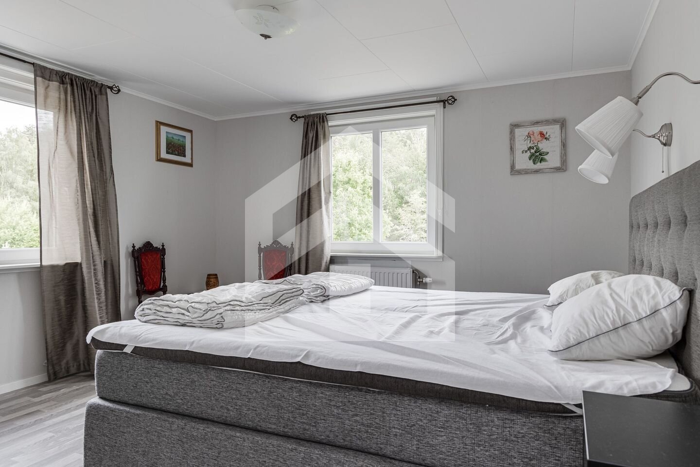 Gård in Schweden: Einzigartiger Resthof mit 50 Hektar, Solaranlage & eigenem Windkraftwerk