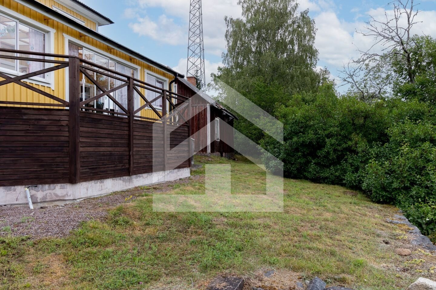 Gård in Schweden: Einzigartiger Resthof mit 50 Hektar, Solaranlage & eigenem Windkraftwerk