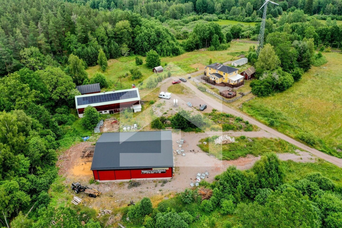 Gård in Schweden: Einzigartiger Resthof mit 50 Hektar, Solaranlage & eigenem Windkraftwerk