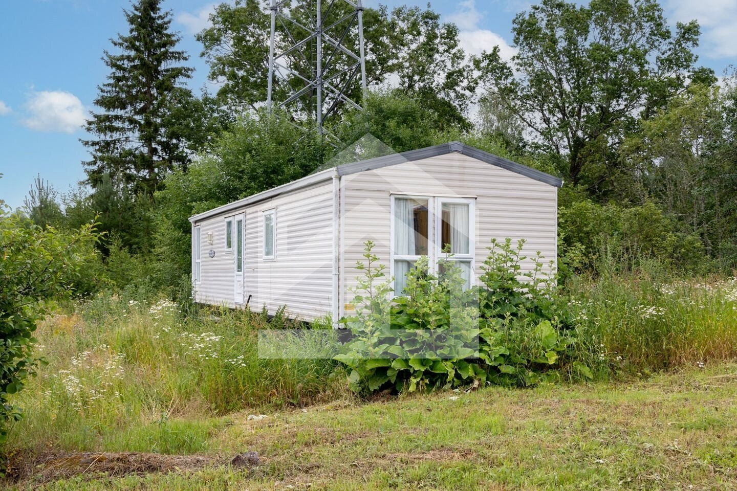 Gård in Schweden: Einzigartiger Resthof mit 50 Hektar, Solaranlage & eigenem Windkraftwerk