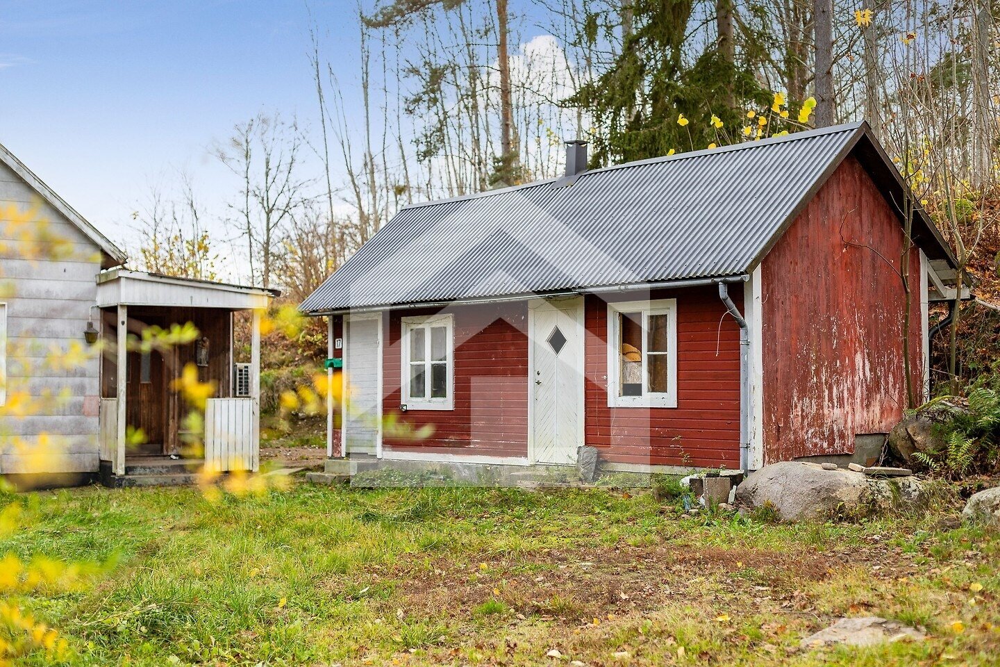 Dein kreatives Schweden - Projekt: Geräumiges Schweden Haus auf über 2.600 m² Grundstück zentral in Småland.