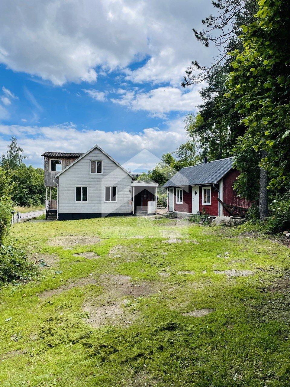 Dein kreatives Schweden - Projekt: Geräumiges Schweden Haus auf über 2.600 m² Grundstück zentral in Småland.