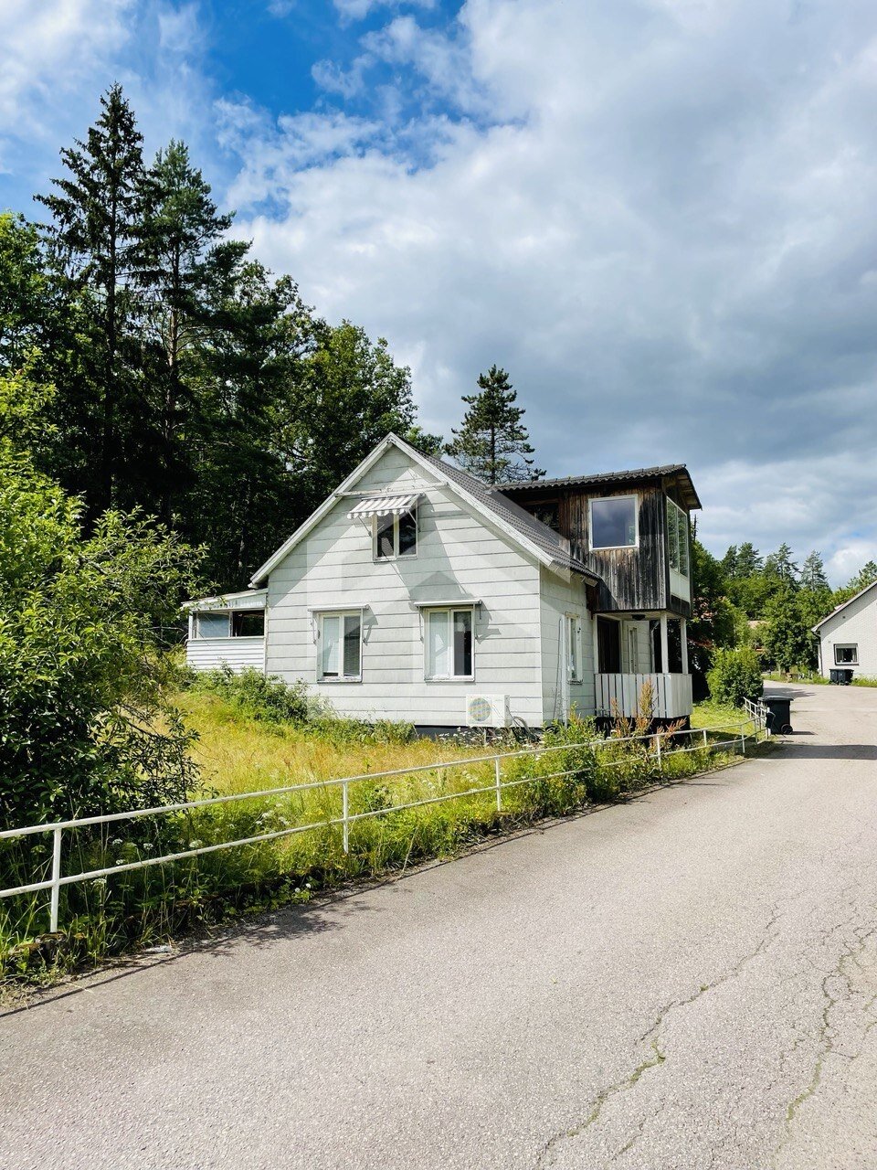 Dein kreatives Schweden - Projekt: Geräumiges Schweden Haus auf über 2.600 m² Grundstück zentral in Småland.