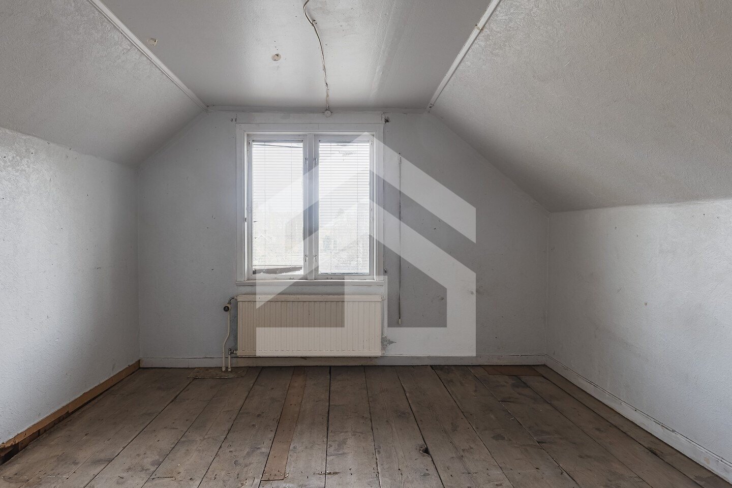 Dein kreatives Schweden - Projekt: Geräumiges Schweden Haus auf über 2.600 m² Grundstück zentral in Småland.