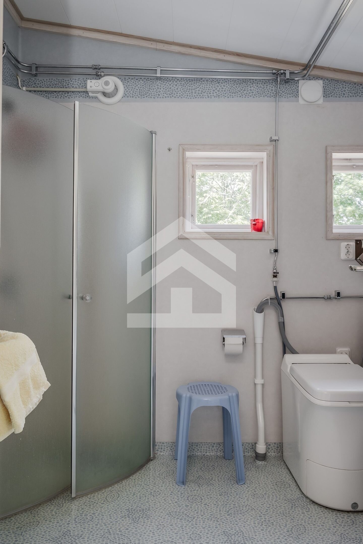 Dein eigenes Seeparadies in Schweden: Stilvolles Schwedenhaus mit Sauna & Badesee in Småland
