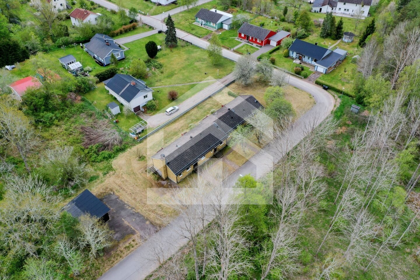 Mehrfamilienhaus mit Ausbaupotenzial in Schweden: Selbst bewohnen & 3 Einheiten vermieten im idyllischen Grönskåra