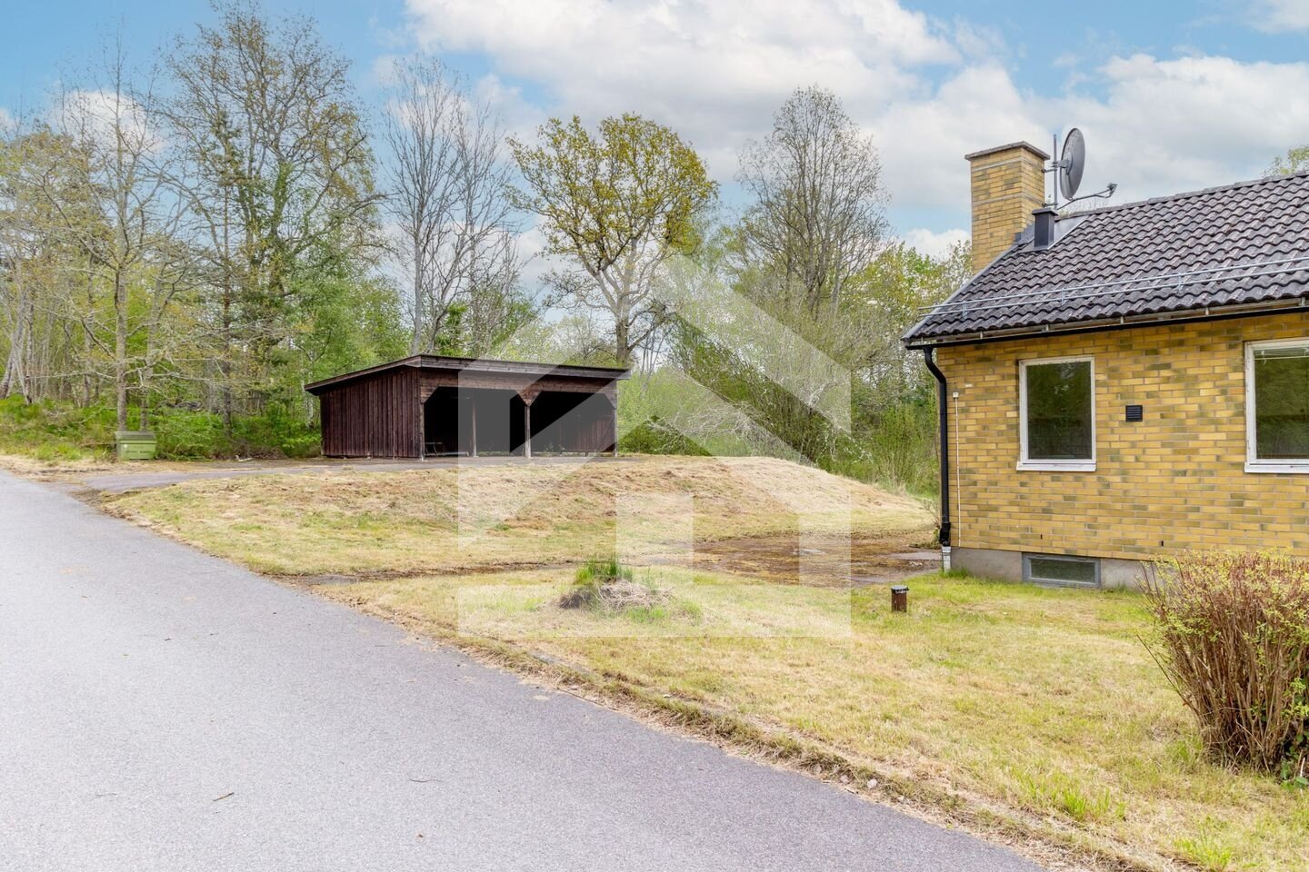 Mehrfamilienhaus mit Ausbaupotenzial in Schweden: Selbst bewohnen & 3 Einheiten vermieten im idyllischen Grönskåra
