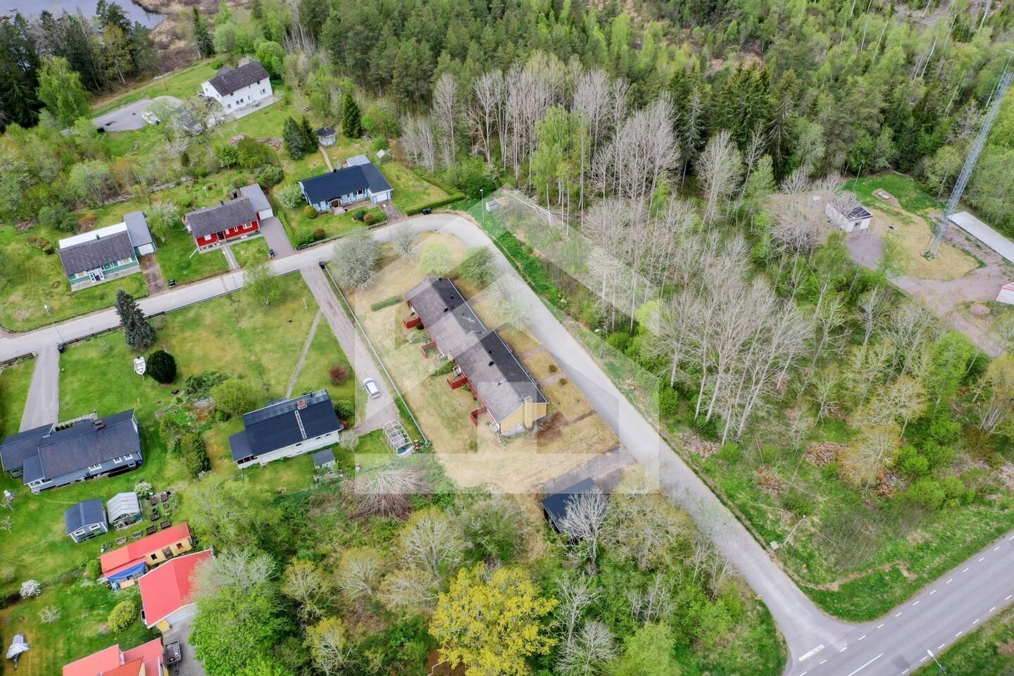 Mehrfamilienhaus mit Ausbaupotenzial in Schweden: Selbst bewohnen & 3 Einheiten vermieten im idyllischen Grönskåra